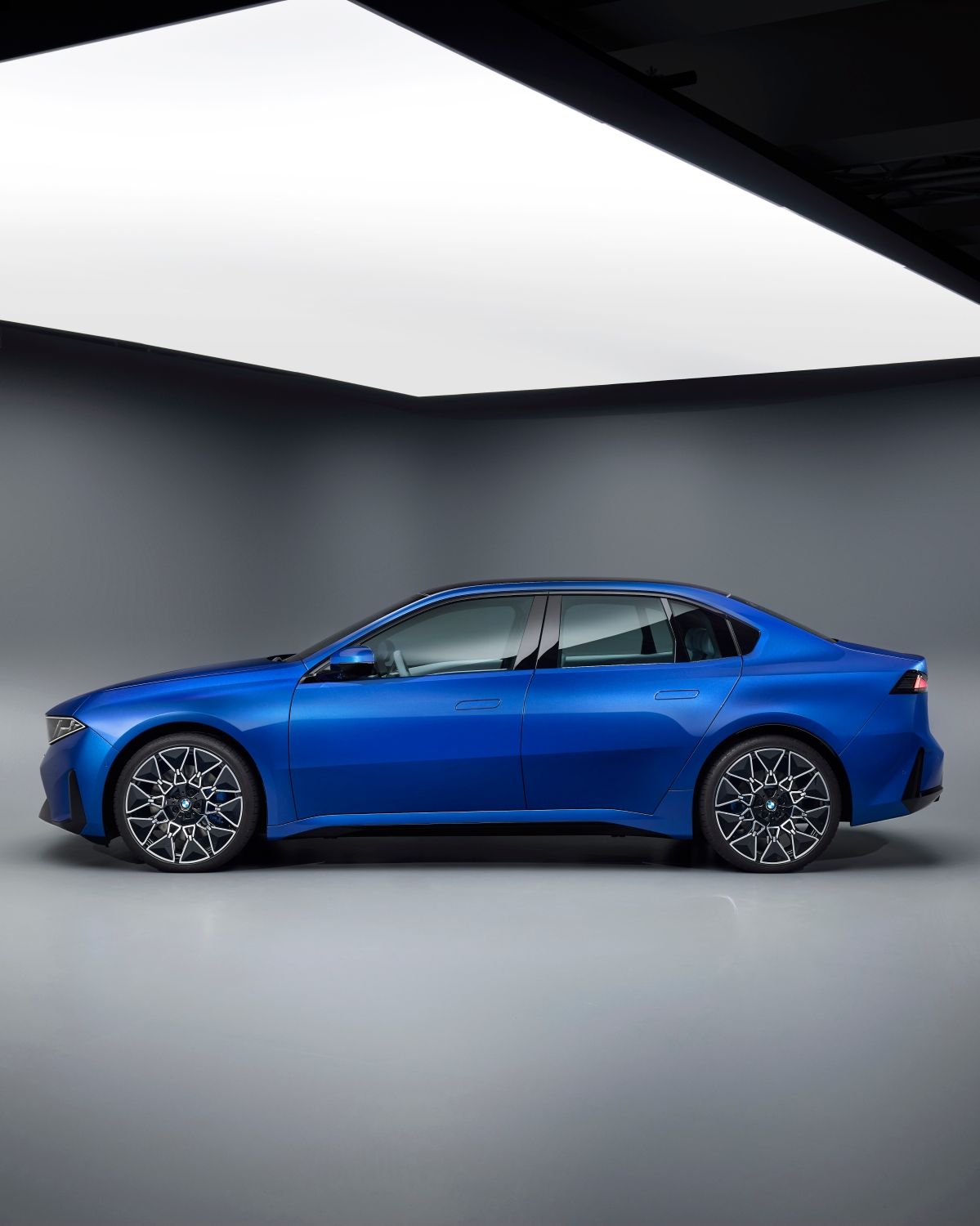 New BMW i3 side view